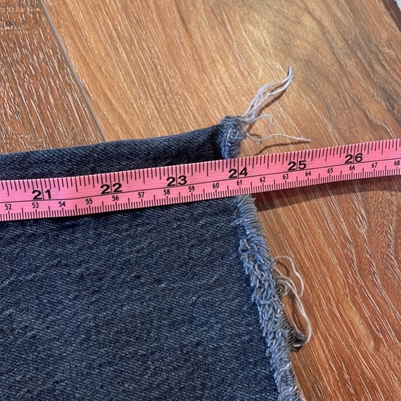 Levi’s Black ribcage straight from Aritzia - Picture 4 of 5